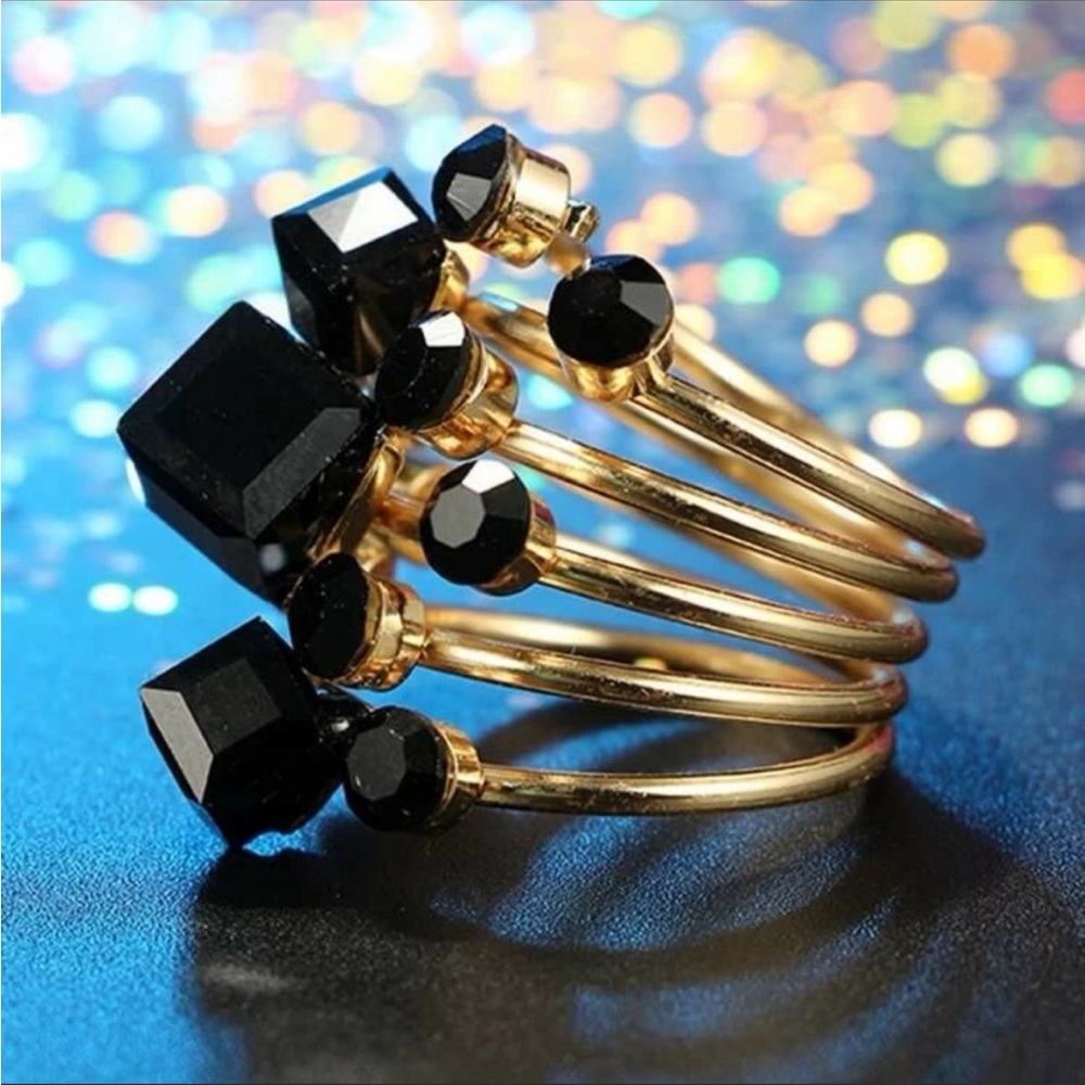 Black stone layered gold ring - Picture 2 of 4